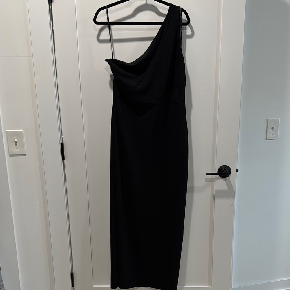 Elegant Black One-Shoulder Dress